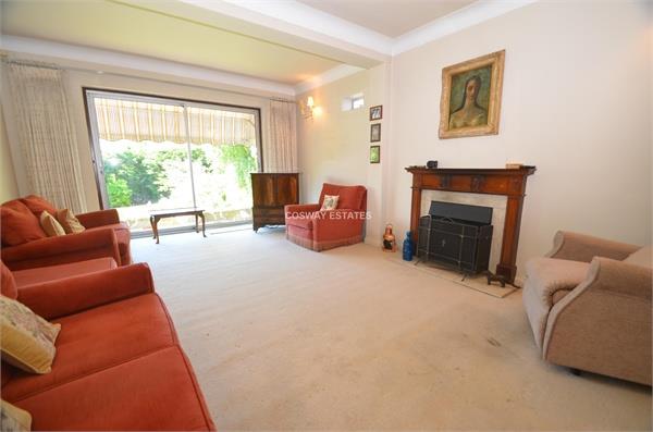 Holmdene Avenue, MILL HILL